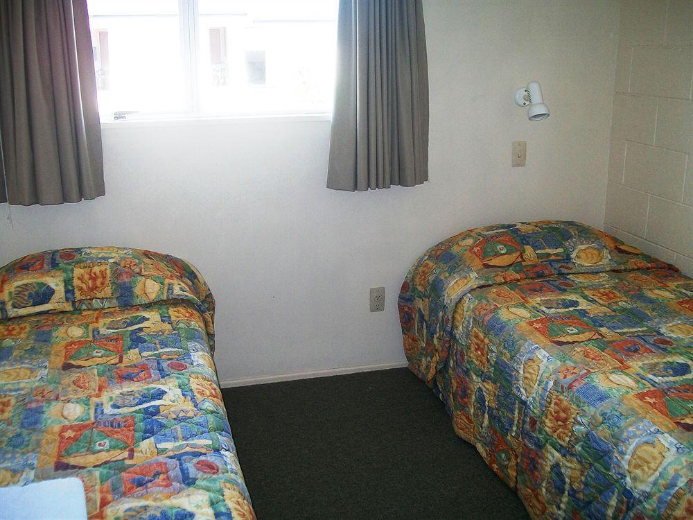 Cedar Court Motel Нейпиър Екстериор снимка