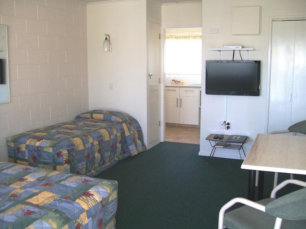 Cedar Court Motel Нейпиър Екстериор снимка