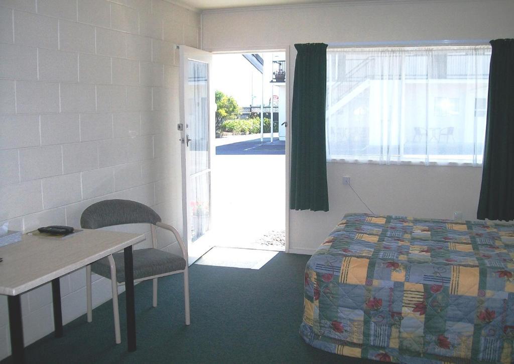 Cedar Court Motel Нейпиър Екстериор снимка
