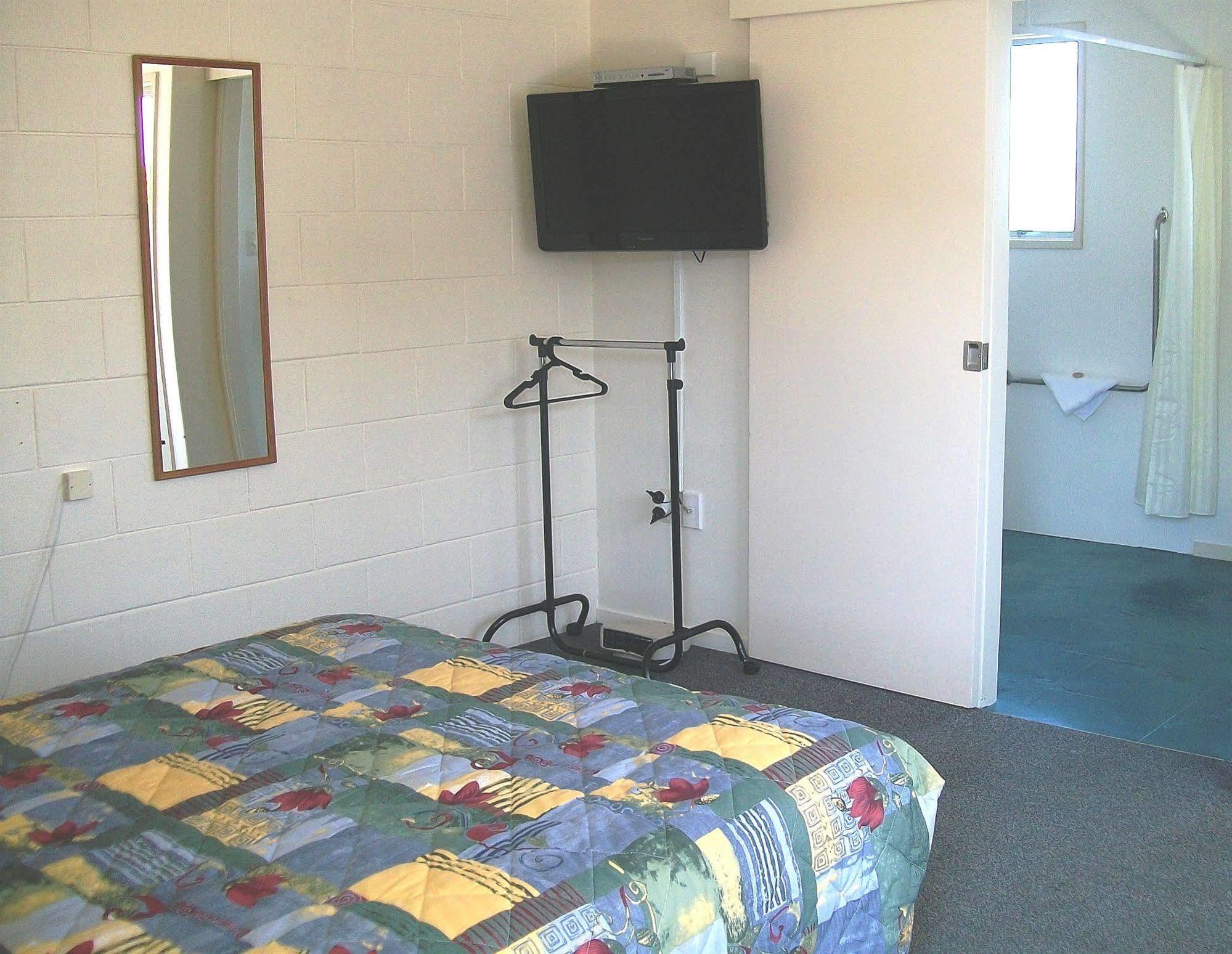 Cedar Court Motel Нейпиър Екстериор снимка