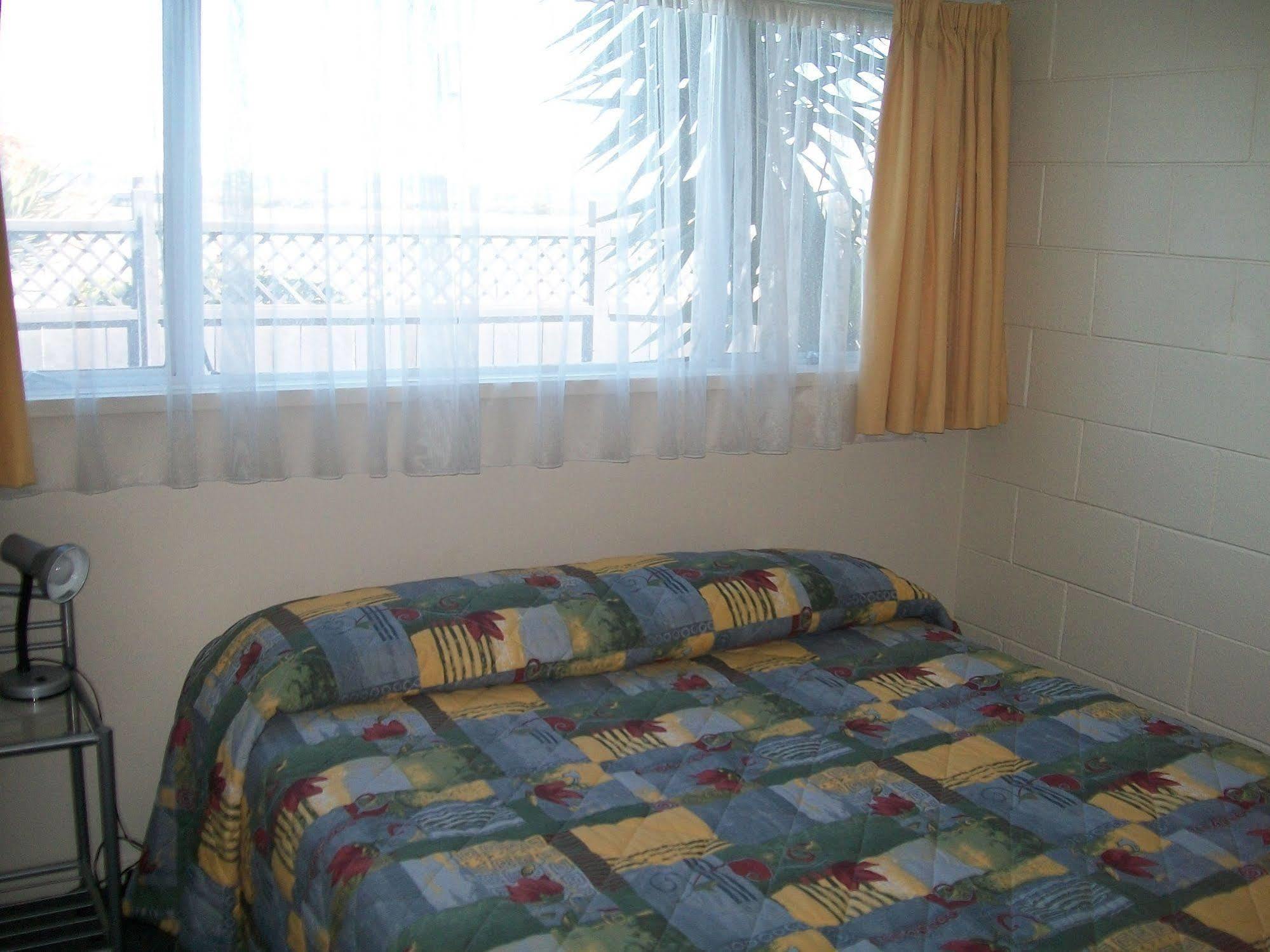 Cedar Court Motel Нейпиър Екстериор снимка