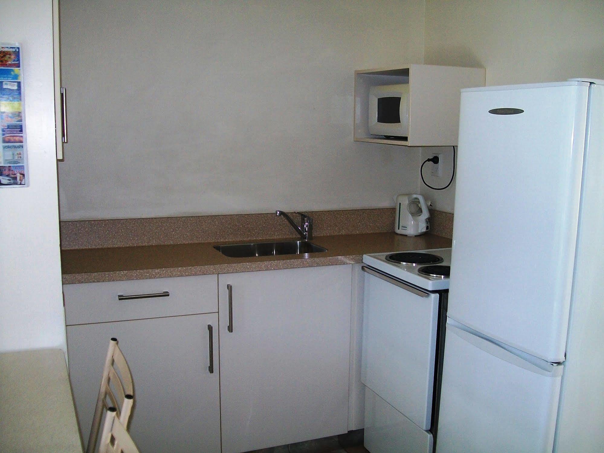 Cedar Court Motel Нейпиър Екстериор снимка